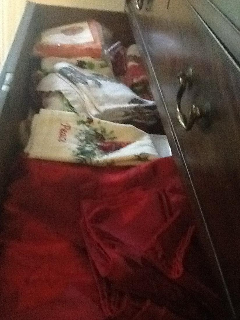 Lot of holiday linens: Lot of holiday linens