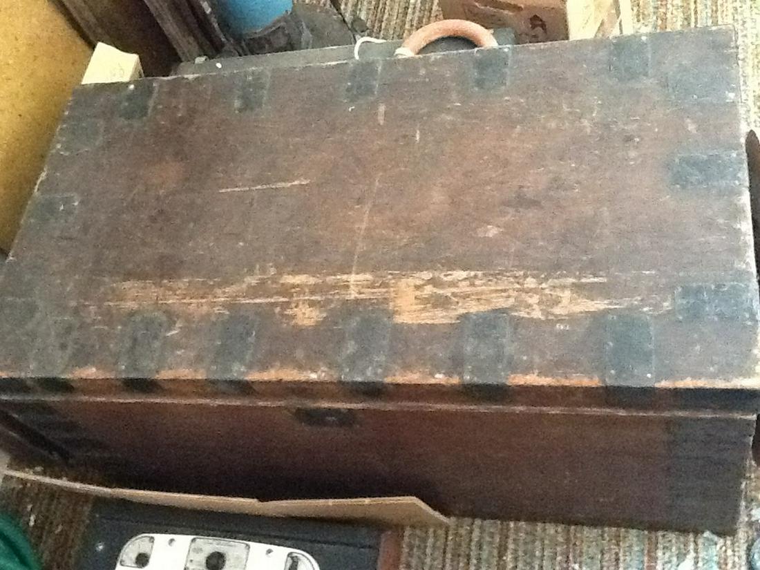 Solid wood Thomas Maltwood chest: Solid wood Thomas Maltwood chest
