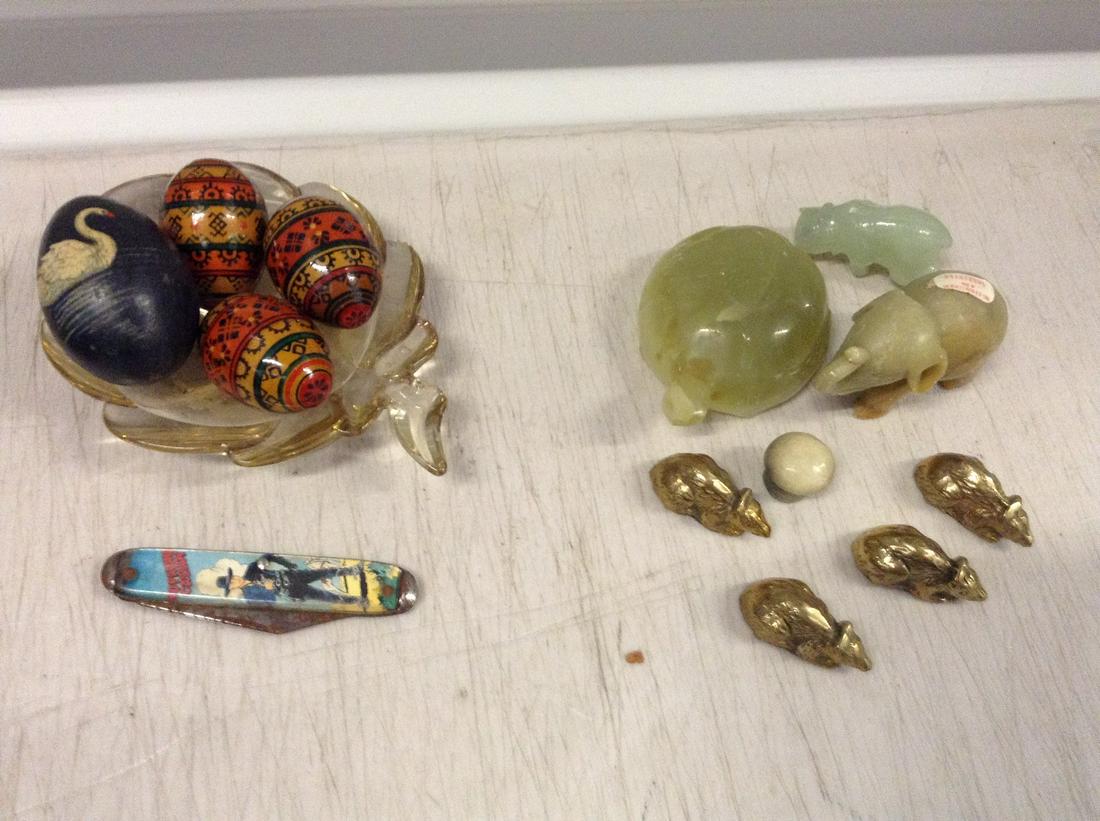 Decorative eggs & a pocket knife: Decorative eggs & a pocket knife