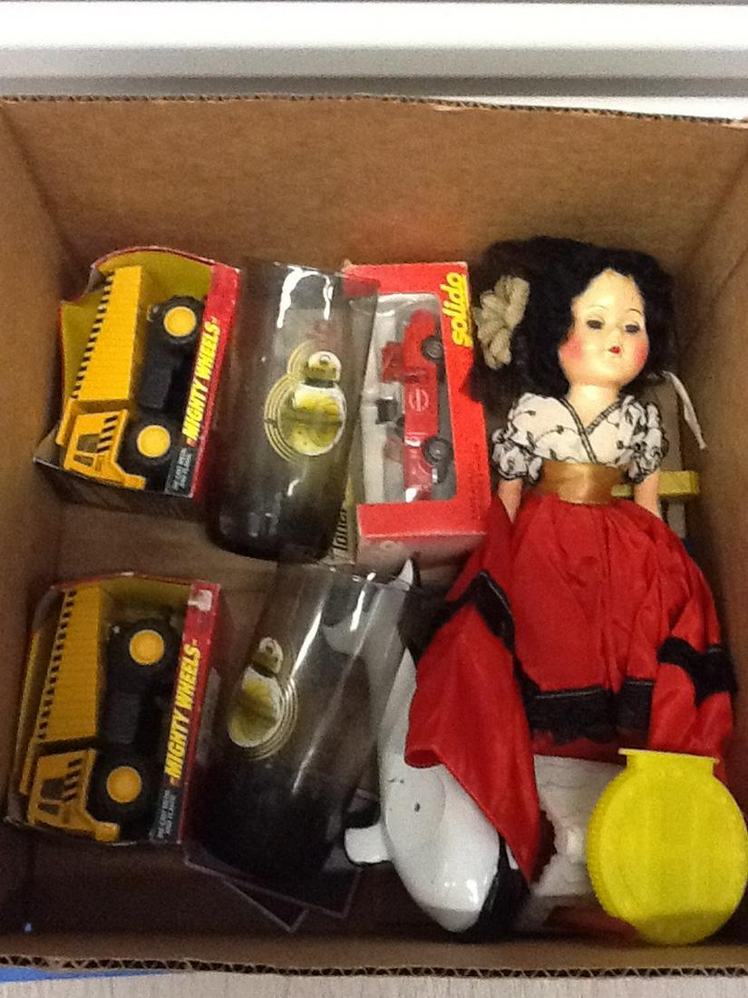 Trucks in package, Star Wars cups, and more (1 of 1)