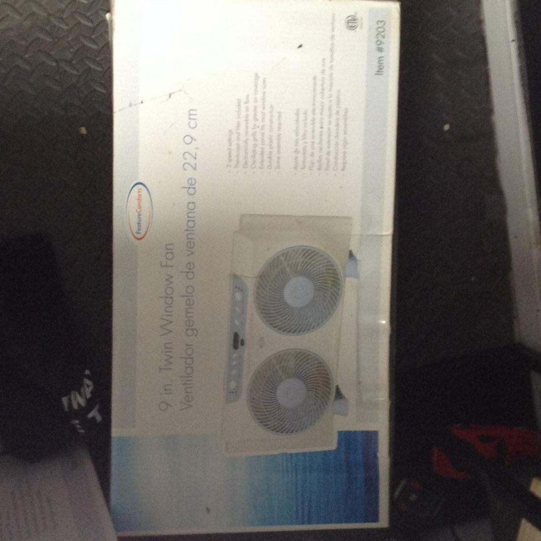 9" window fan in box (1 of 1)