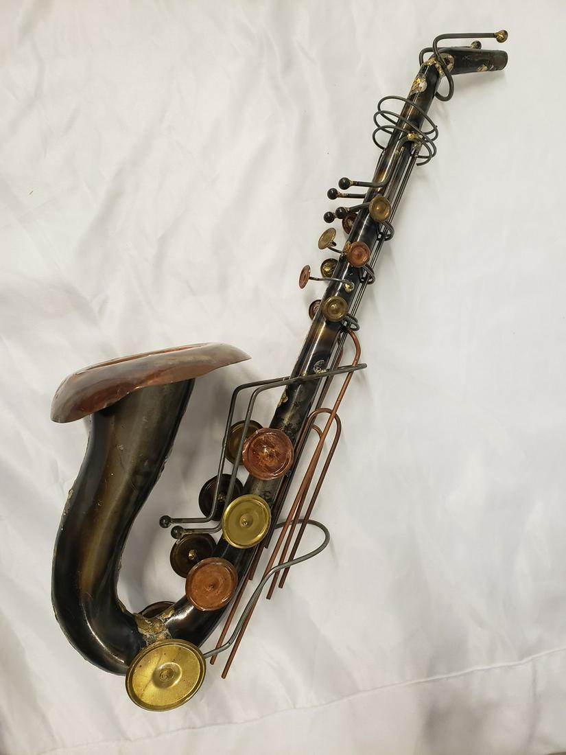 Metal crafted saxophone: Metal crafted saxophone