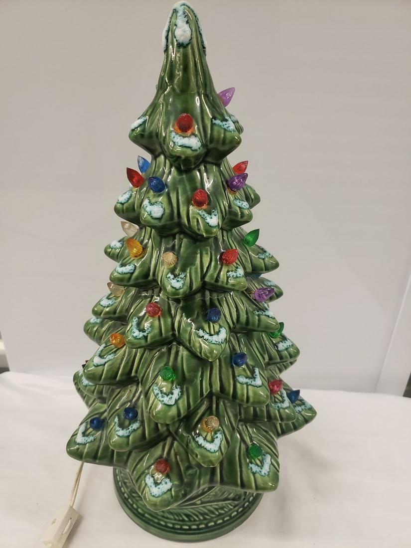 Ceramic Christmas tree - works!: Ceramic Christmas tree - works!