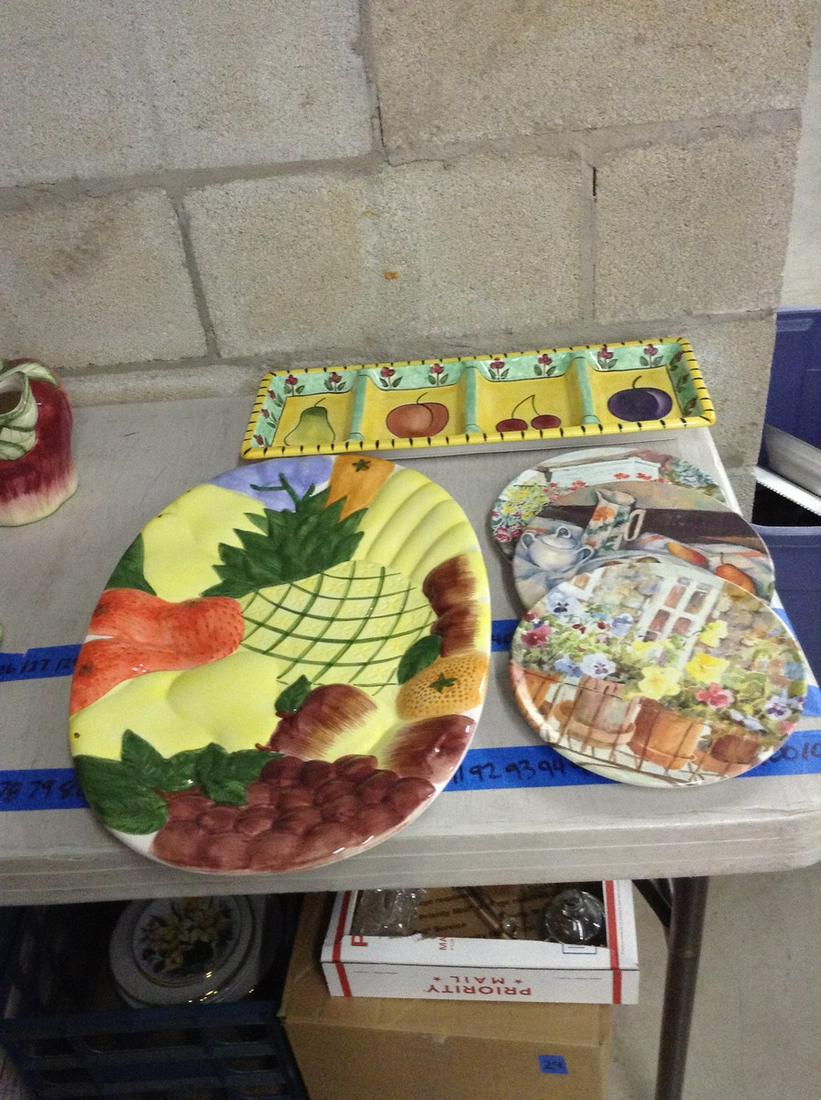 Large serving trays and trivets: Large serving trays and trivets