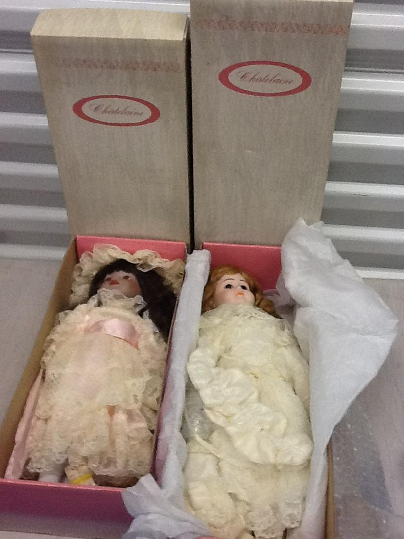 Lot of two Chatelaine Dolls in boxes: Lot of two Chatelaine Dolls in boxes