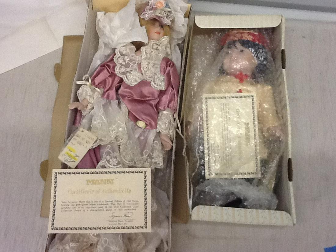 Lot of two A Connoisseur Collection Doll Seymour Mann: Lot of two A Connoisseur Collection Doll Seymour Mann dolls in boxes with COA