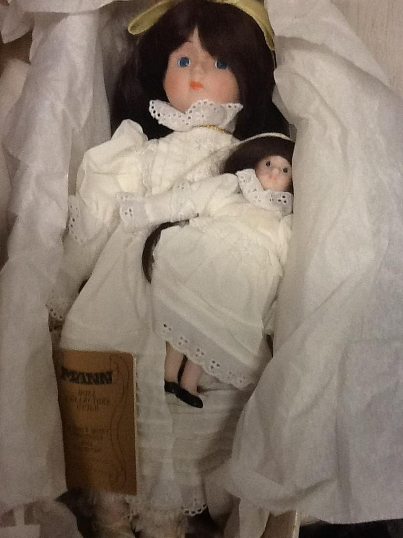 A Connoisseur Collection Doll Seymour Mann doll in box: A Connoisseur Collection Doll Seymour Mann doll in box