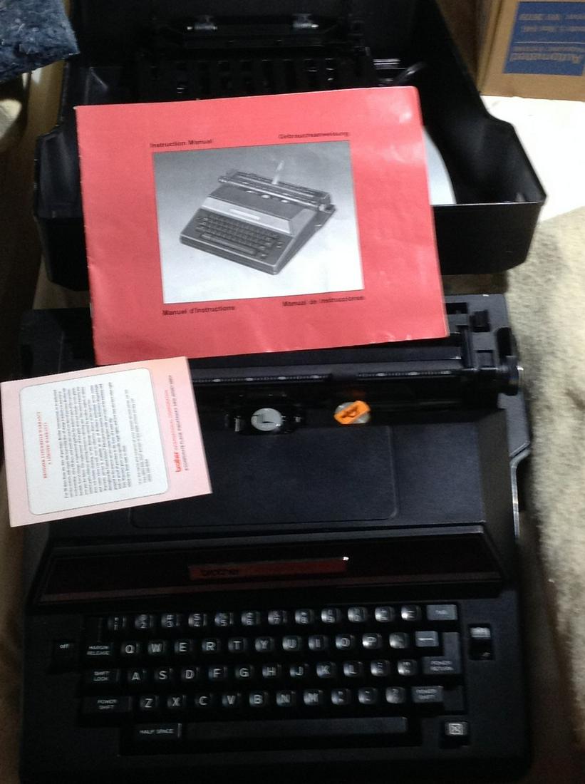 Vintage typewriter: Vintage typewriter