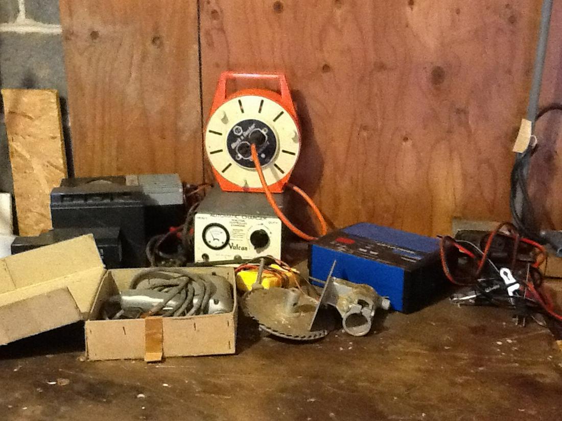 Contents of work table, drills and more: Contents of work table, drills and more