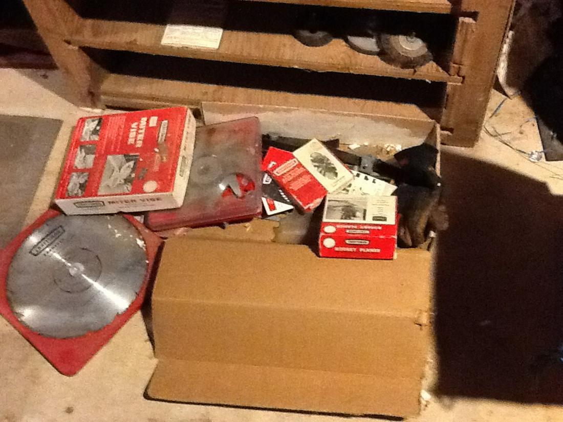 Large amount of Craftsman saw blades: Large amount of Craftsman saw blades