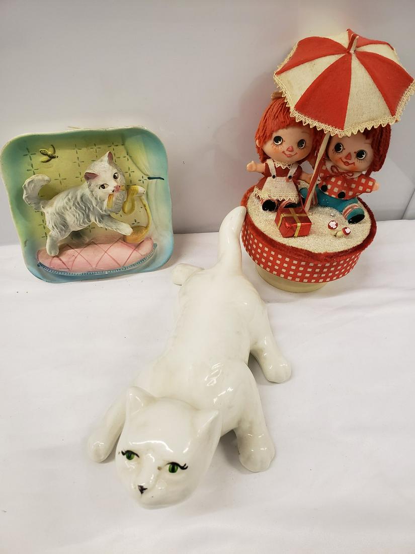 Lot of three vintage pieces (1 of 1)