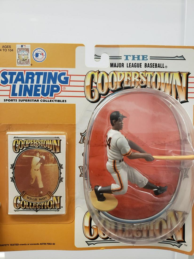 Willie Mays Starting Lineup Cooperstown Collection: Willie Mays Starting Lineup Cooperstown Collection