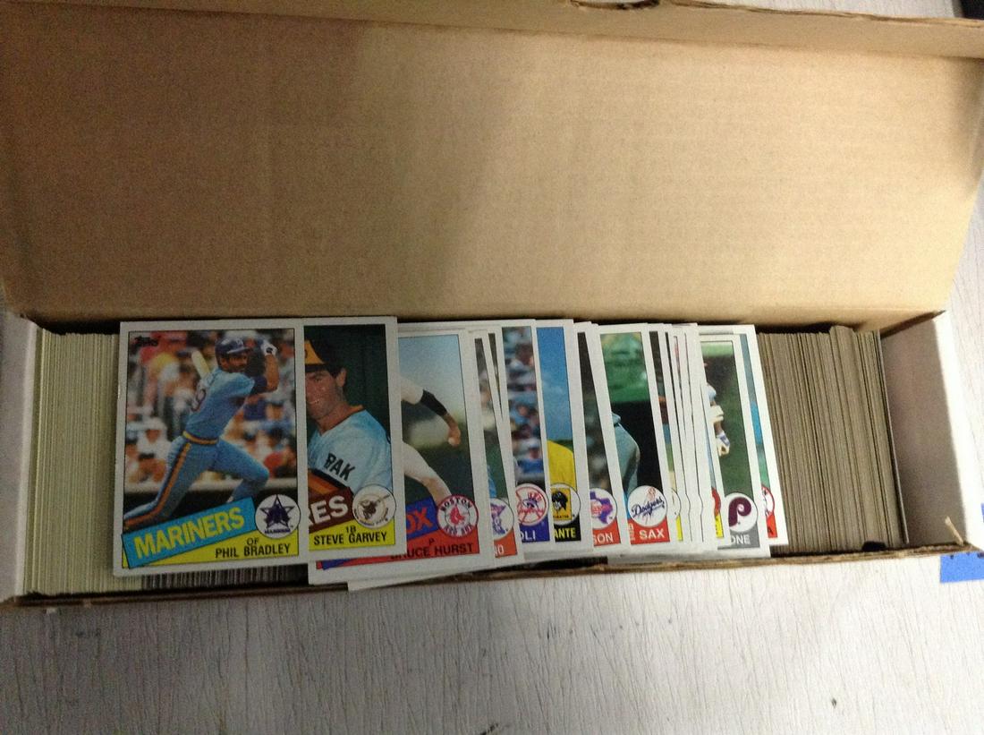 1985 Topps Baseball Cards (1 of 1)