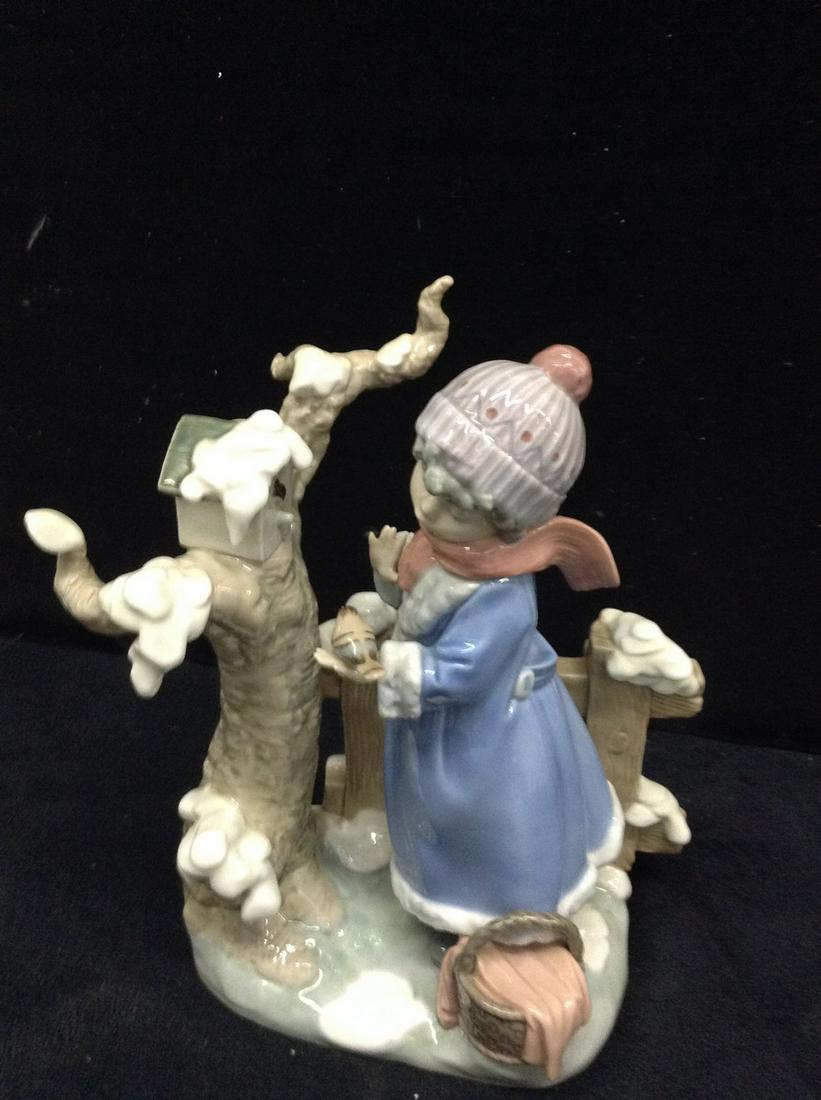 Lladro statue no chips (1 of 1)