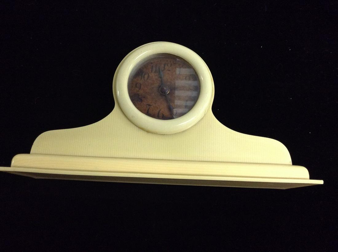 early bakelite clock: early bakelite clock