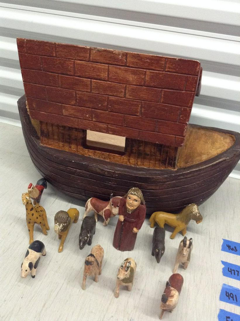 Vintage Noah's Ark with wooden figures (1 of 1)