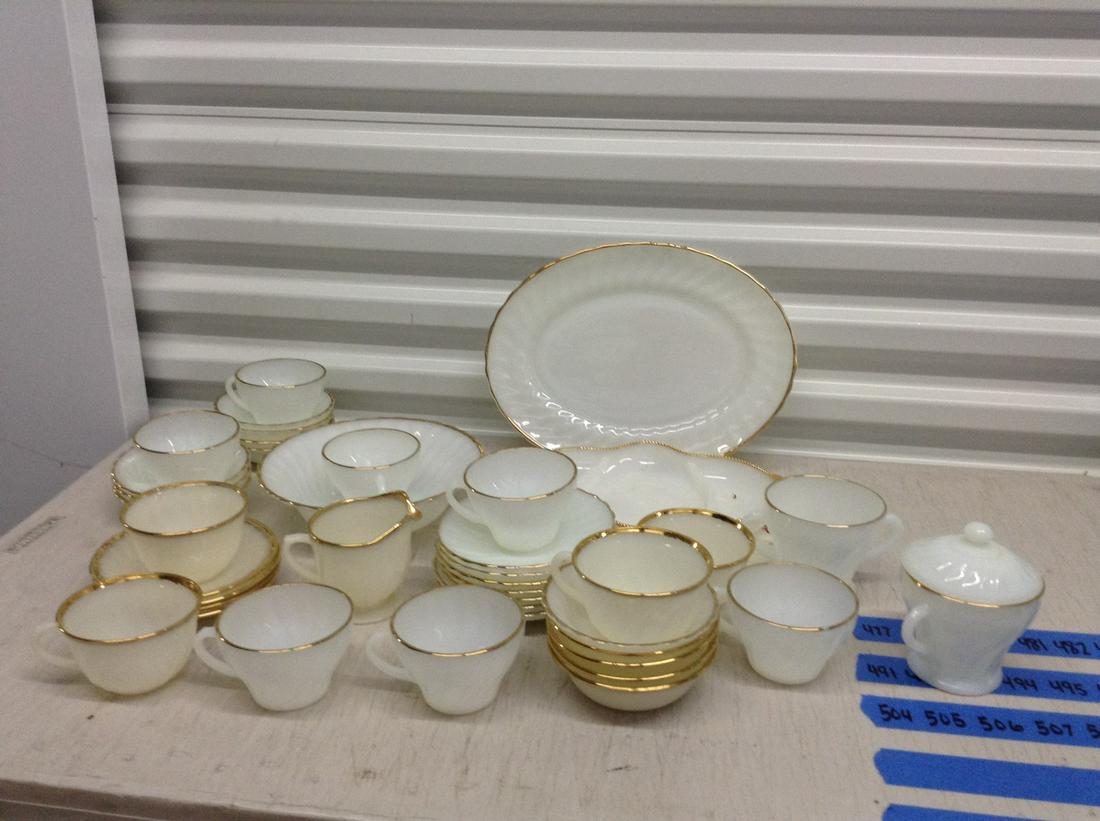 Fire king dish set (1 of 1)