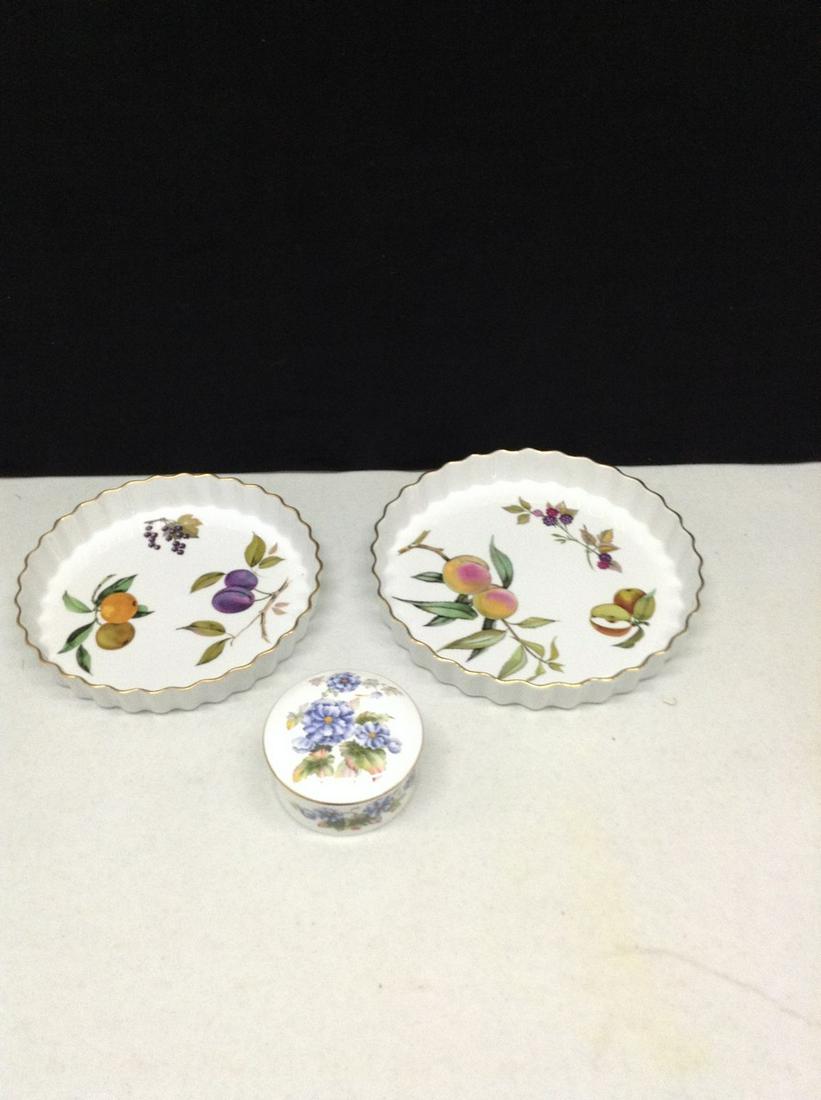 Lot of Royal Worcester - trinket box and more (1 of 1)