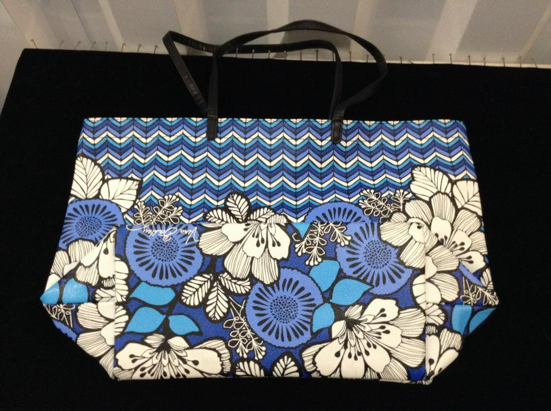 Vera Bradley bag with tags (1 of 1)