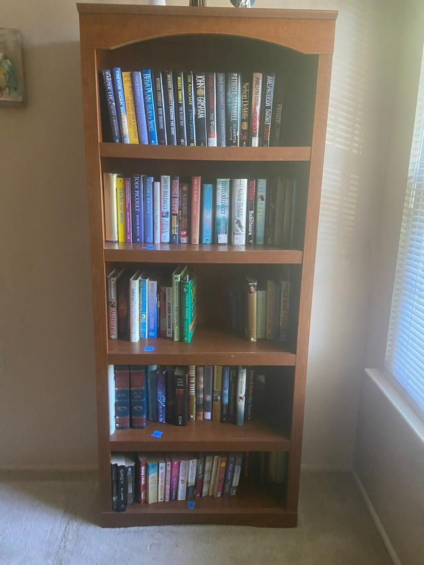Wooden Bookshelf: 70 x 30 x 12