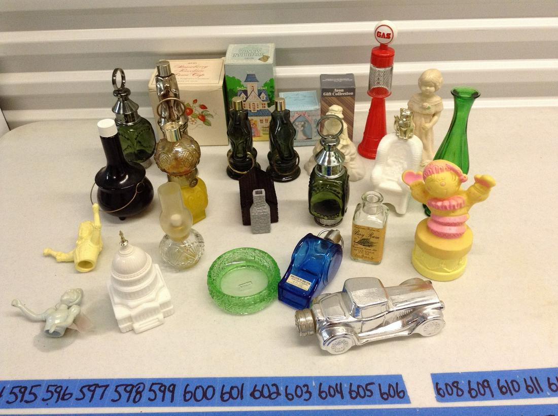 Large amount of Avon bottles: Large amount of Avon bottles