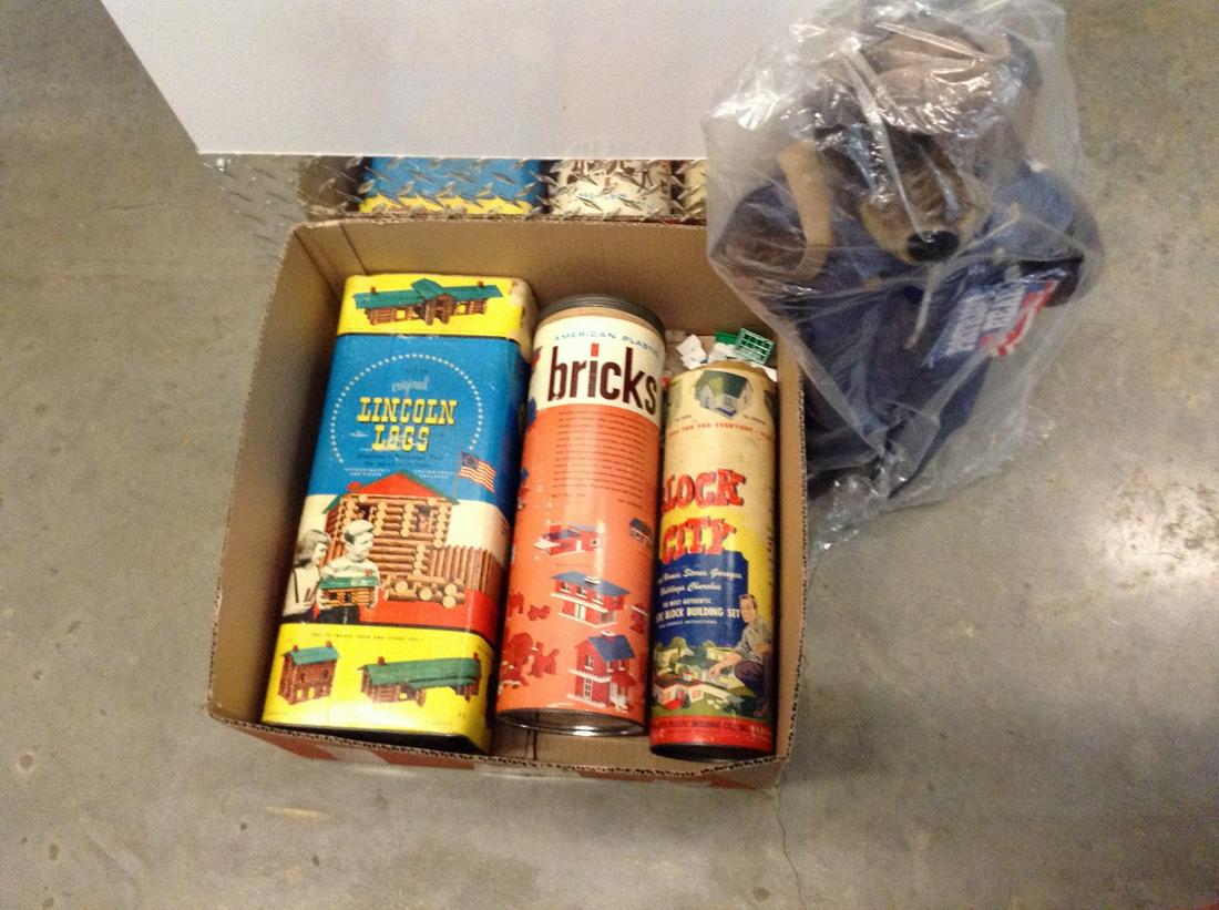 Vintage toys - Lincoln logs and more (1 of 1)