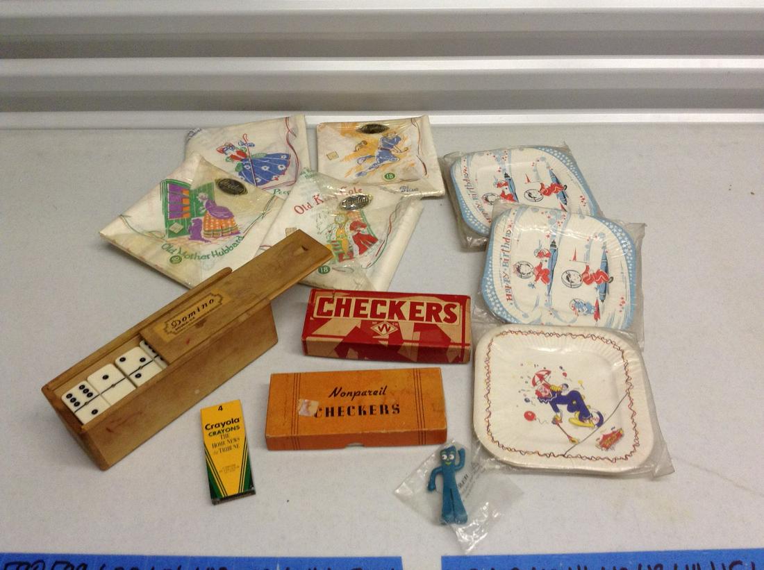 Vintage dominoes, checkers and more: Vintage dominoes, checkers and more