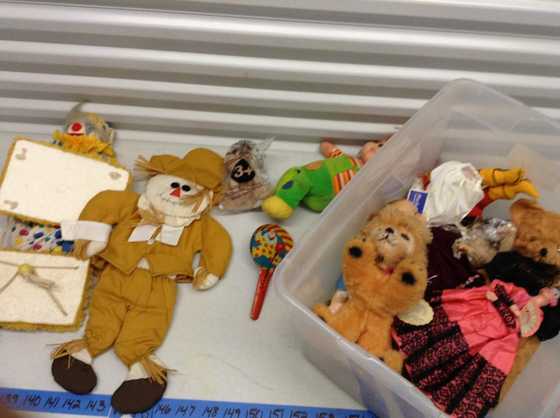 Lot of Vintage Stuffed Animals, Dolls, Clowns and more: Lot of Vintage Stuffed Animals, Dolls, Clowns and more