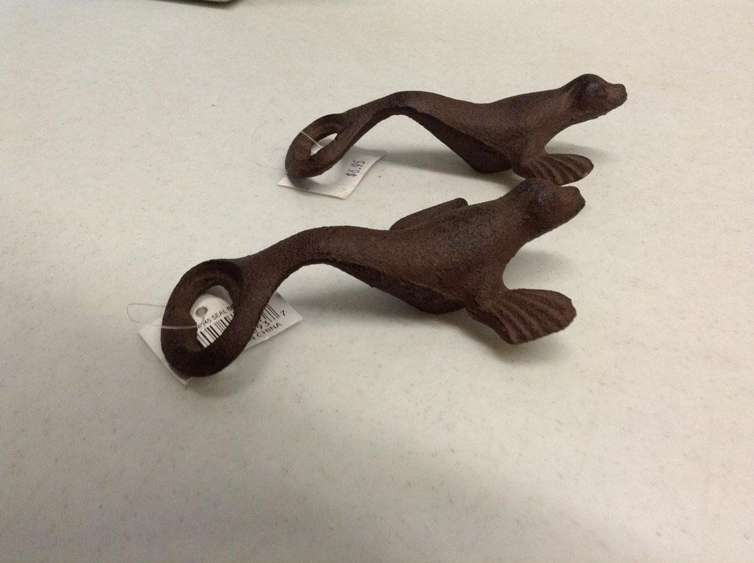 Cast iron bottle openers (1 of 1)