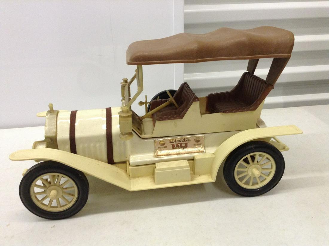 Beam Kentucky Straight Bourbon Whiskey Vintage car (1 of 1)