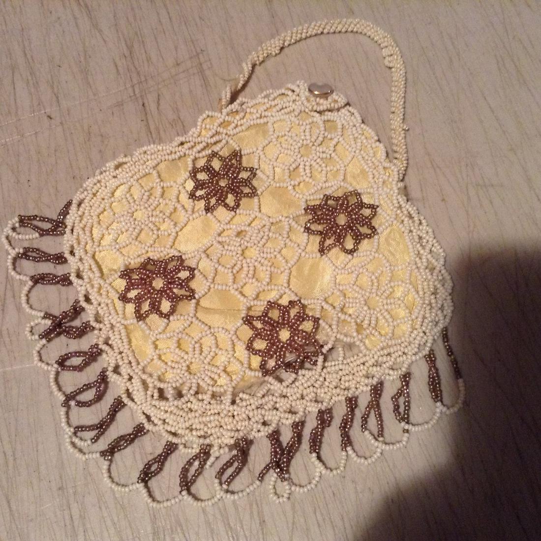 Early beaded purse (1 of 1)