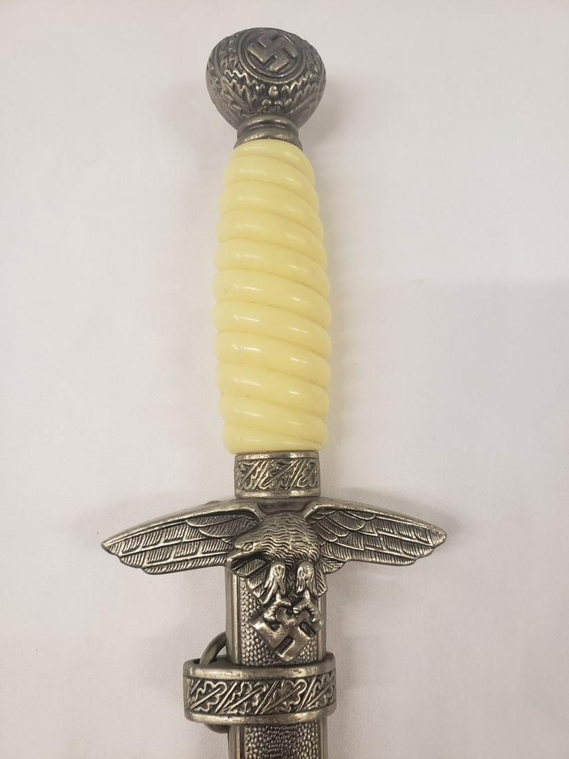 Sword with German carved/decorated handle (1 of 1)