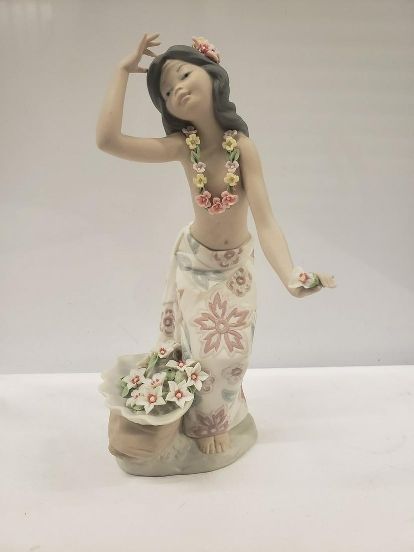 Lladro Spain matte porcelain figure Hawaiian girl (1 of 1)