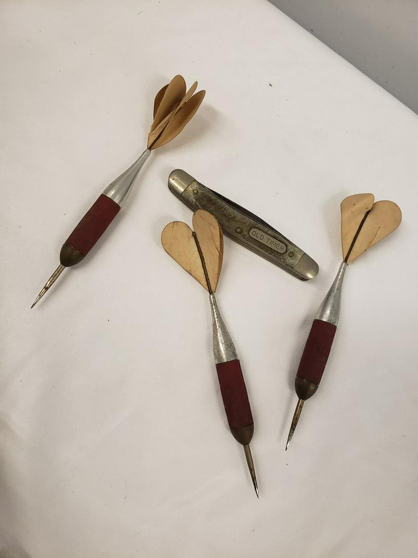 Vintage old timer pocket knife and darts (1 of 1)