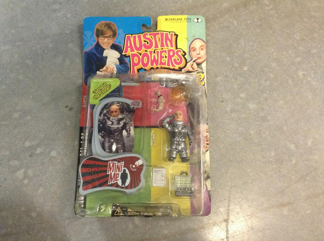 Austin Powers collectible figure with package (1 of 1)