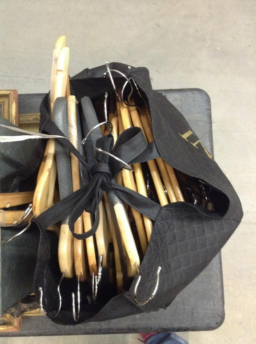 Bag of wooden hangers: Bag of wooden hangers