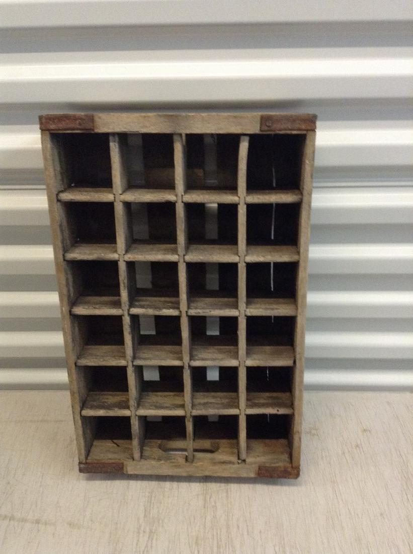 Early pepsi - cola wood box: Early pepsi - cola wood box