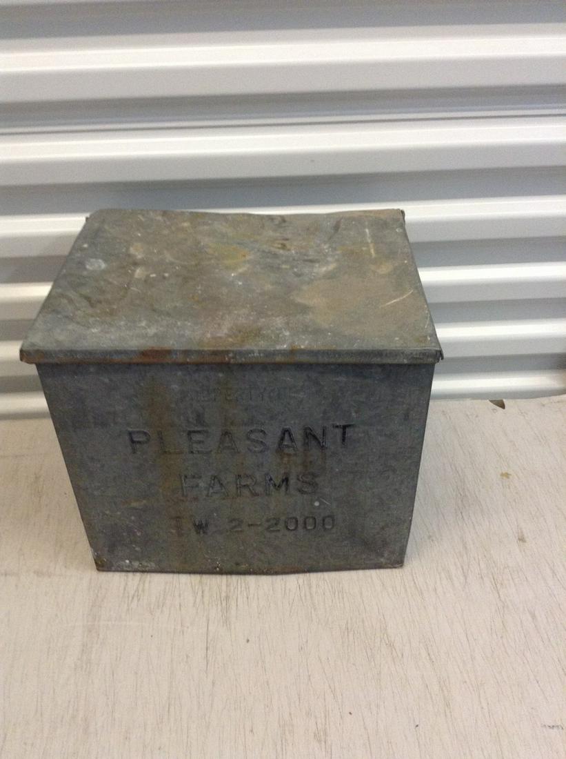 Early Pleasant Farms milk box: Early Pleasant Farms milk box