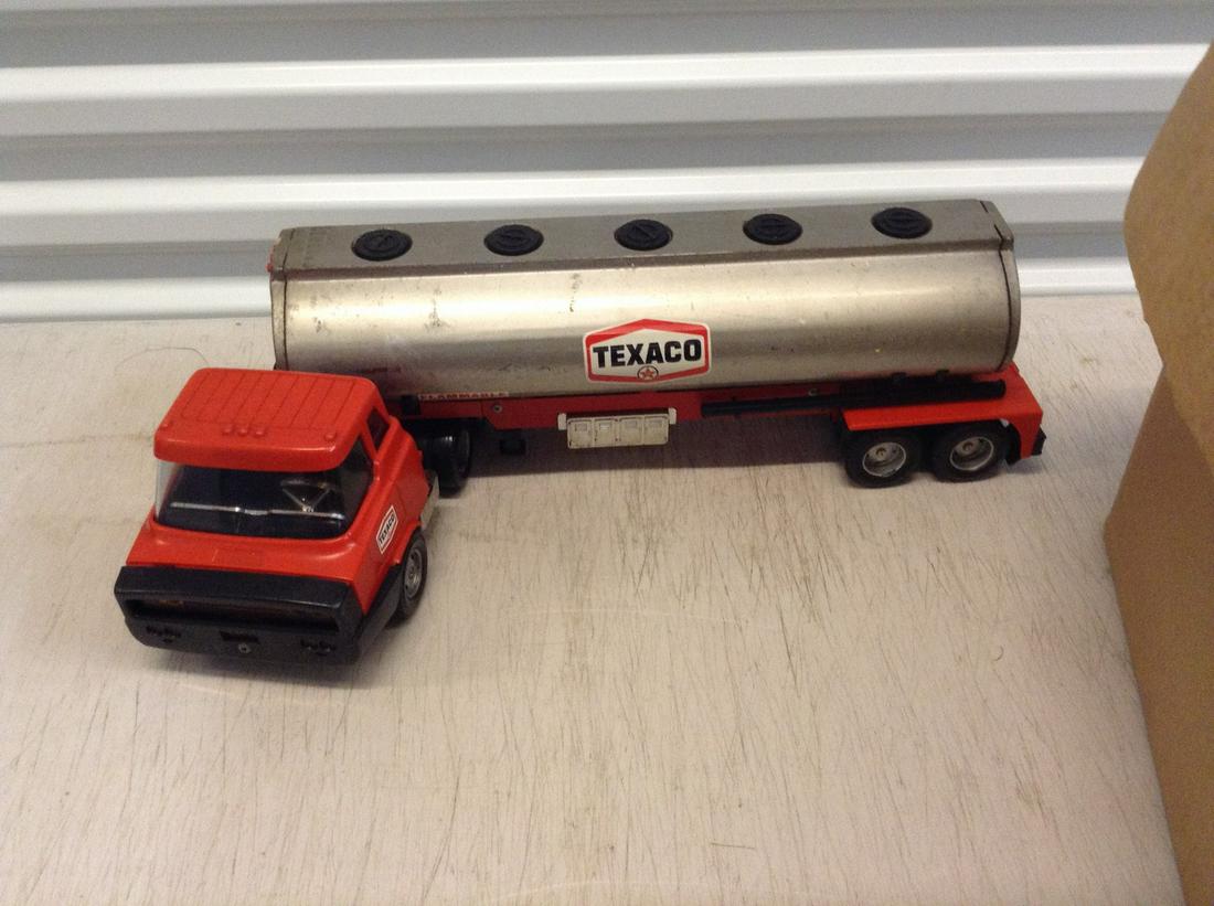 Vintage tin texaco truck (1 of 1)