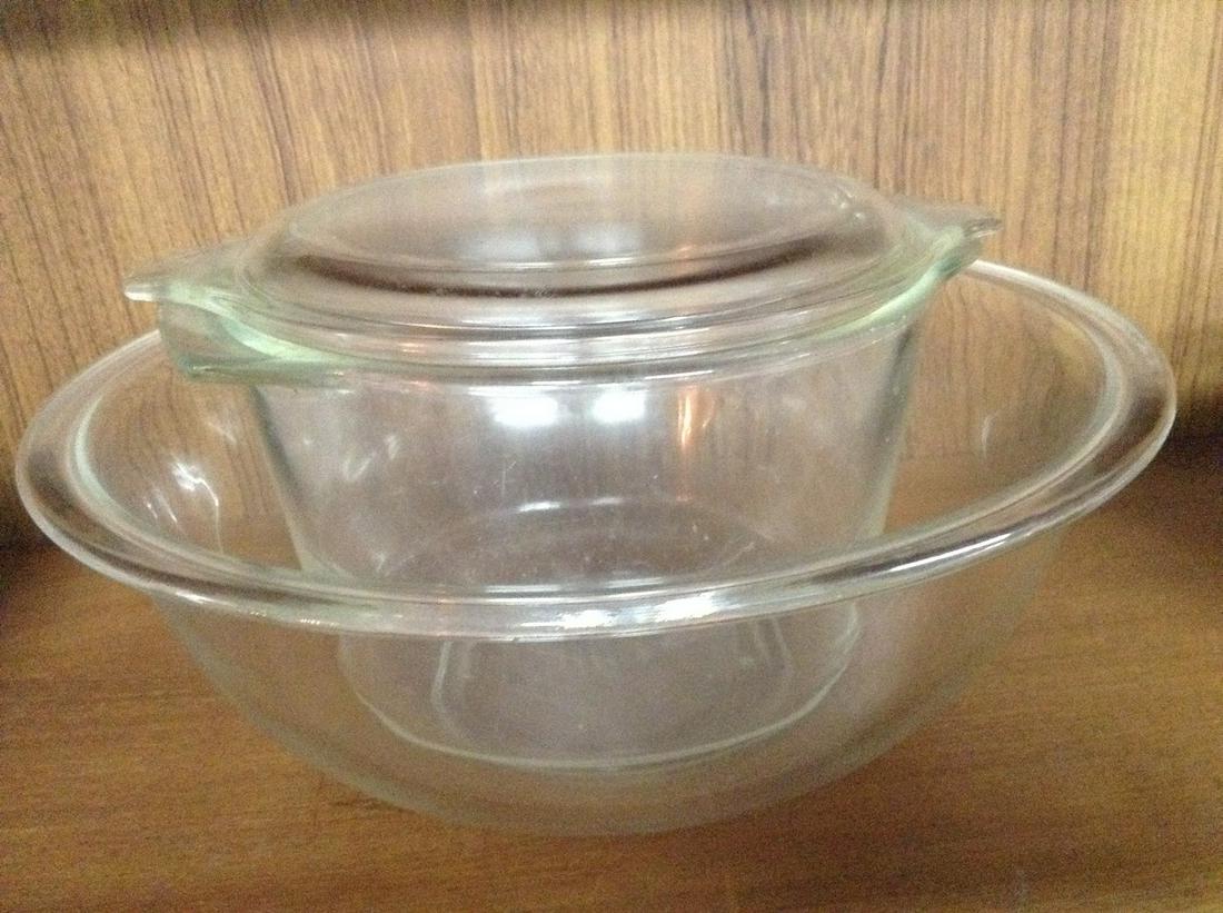 Pyrex Covered Dish and Bowl (1 of 1)