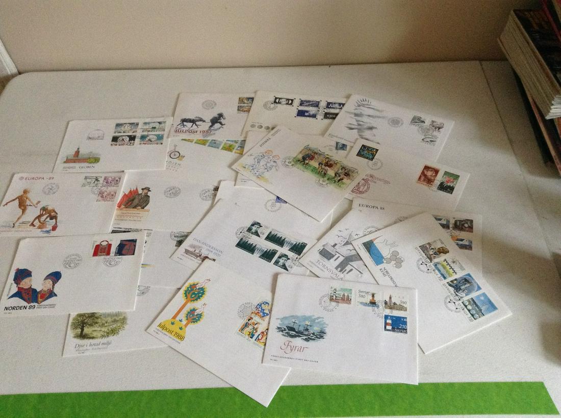 Large amount of foreign first day covers (1 of 1)