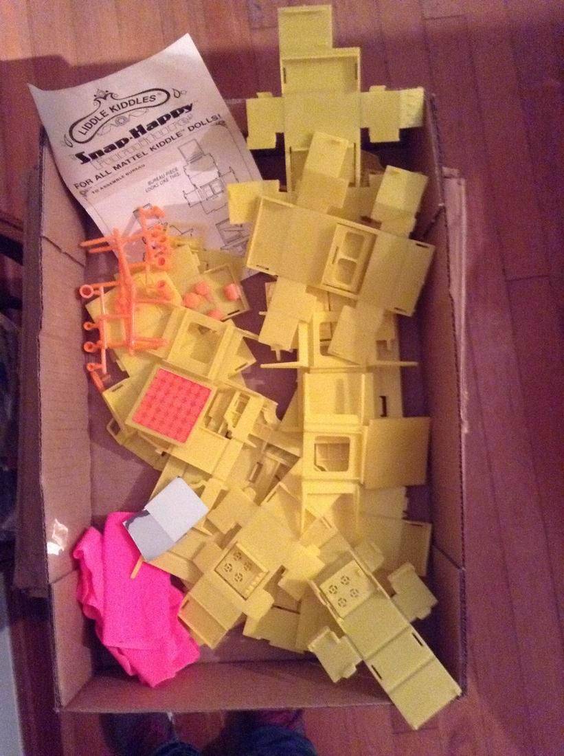 1969 Mattel Little Kiddles Snap-Happy Furniture - (1 of 1)