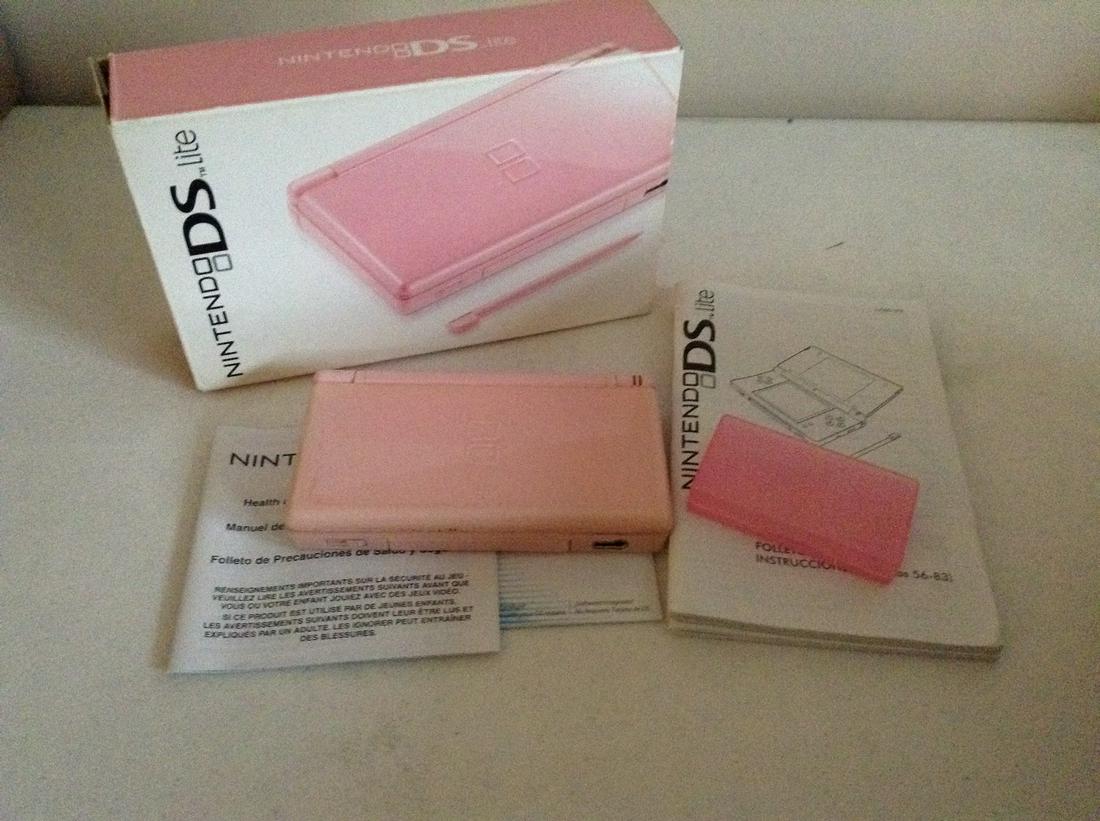Nintendo DS lite (1 of 1)