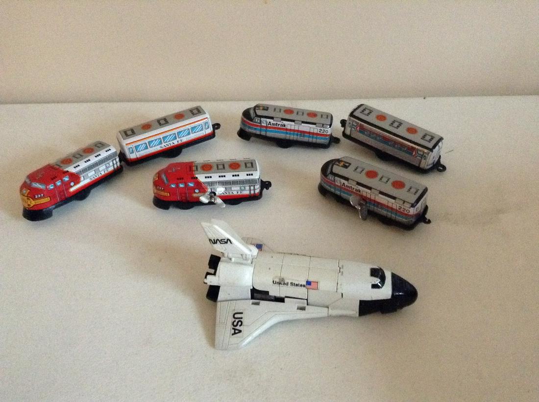 1985 Bandai Gobots NASA shuttle and tin wind-up Amtrak (1 of 1)