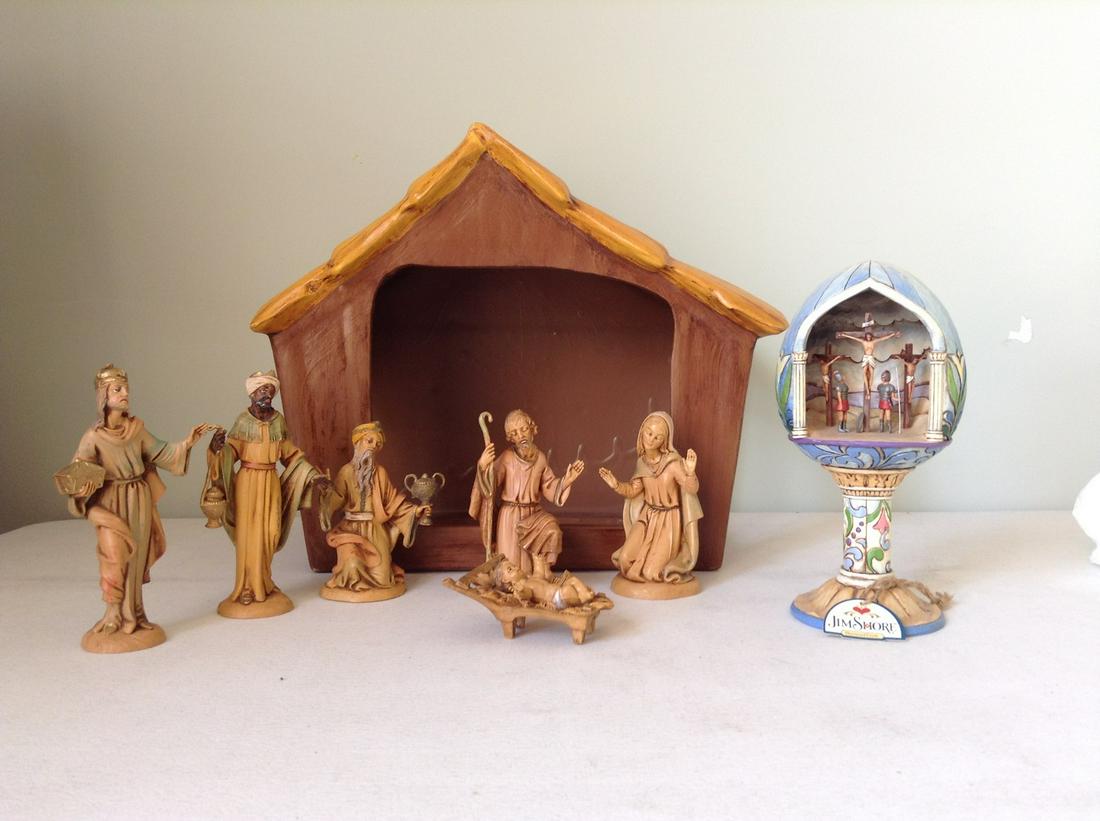 Italian Nativity figures with ceramic manger and Jim (1 of 1)