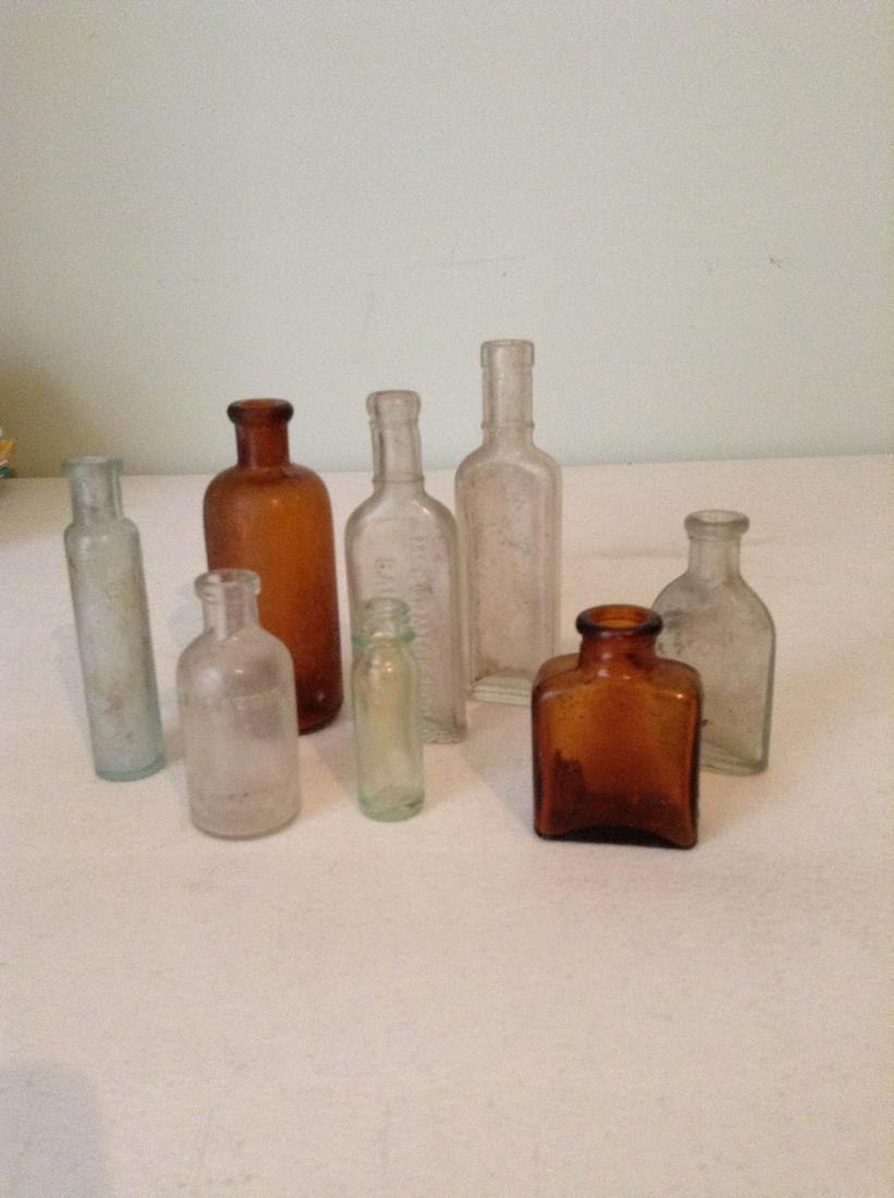 Lot of old apothecary bottles: Lot of old apothecary bottles