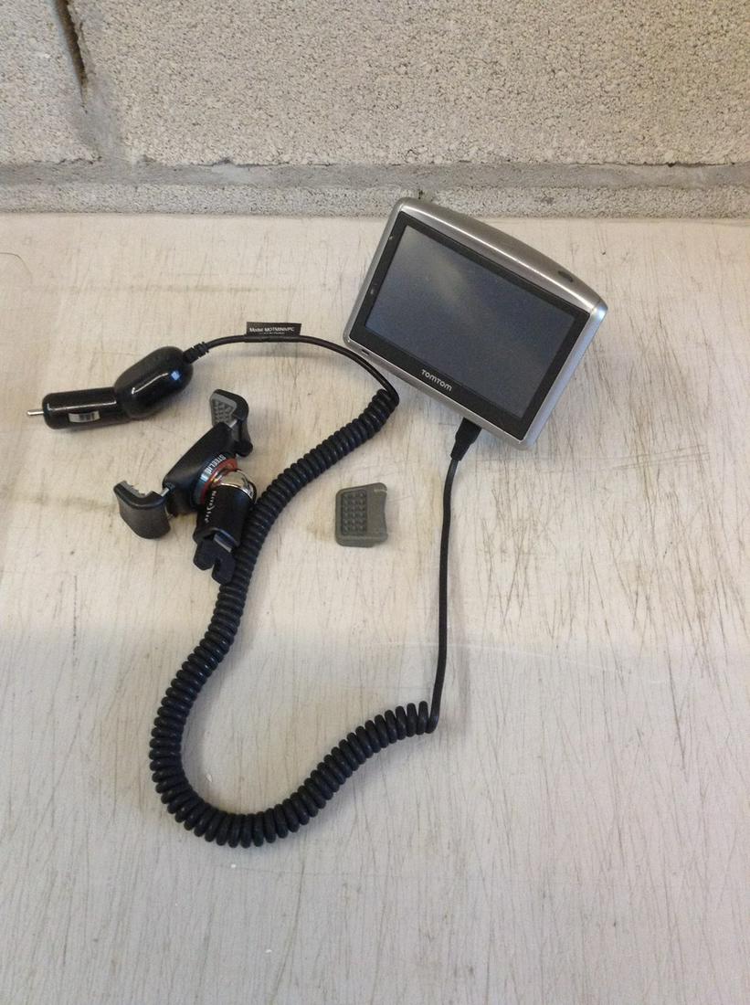 tomtom gps with wire (1 of 1)