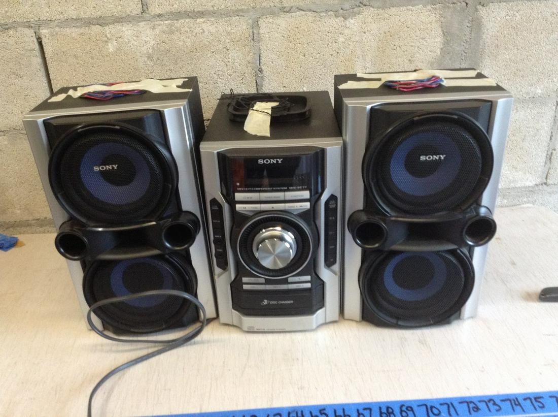 sony disc changer with speakers (1 of 1)