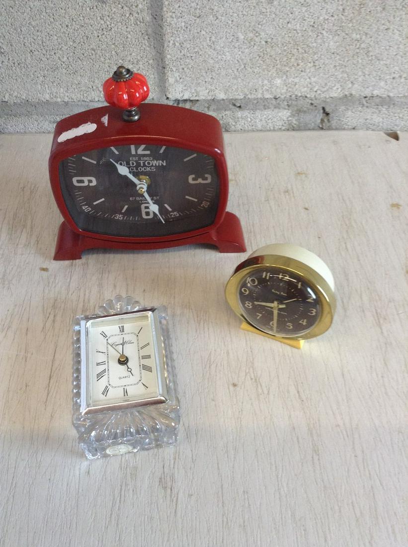 lot of three vintage clocks, old town london,crystal: lot of three vintage clocks, old town london,crystal clear and more