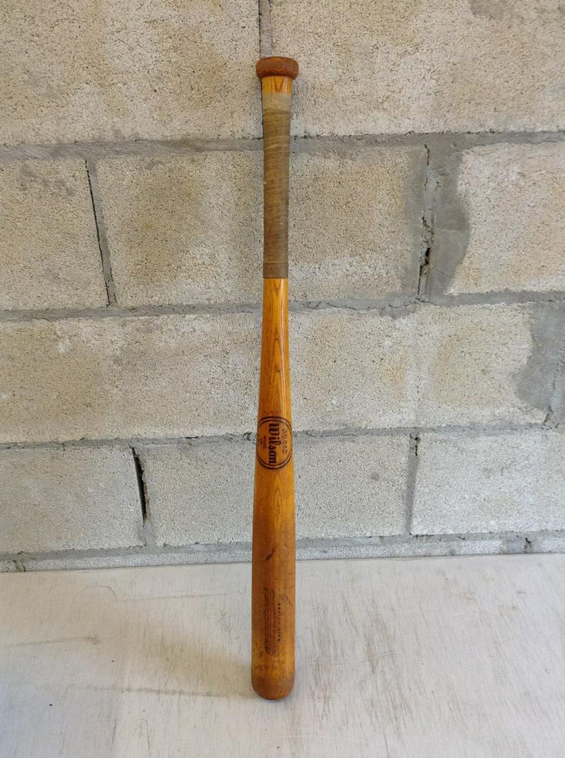 vintage wilson wooden bat: vintage wilson wooden bat